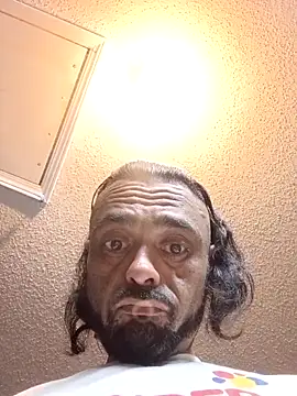 Snapshot of C8L3U chatting on April 2026 07:37:02 AM C8L3U online show from April 2026 07:37:02 AM