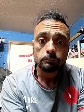 Snapshot of C8L3U chatting on April 2026 10:34:02 PM C8L3U online show from April 2026 10:34:02 PM