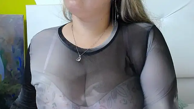 LinaBrowm online show from February 2025 07:45:02 PM