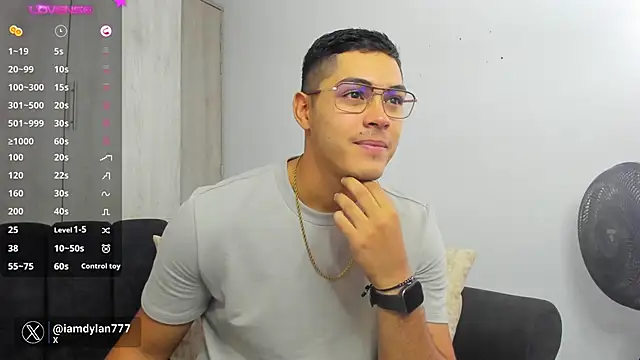 Iamdylan777 online show from December 2024 01:06:01 PM