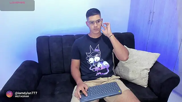 Iamdylan777 online show from January 2025 01:39:02 AM