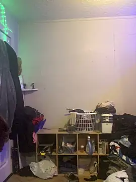 Snapshot of sum1betterthanmost chatting on December 2025 12:38:02 AM sum1betterthanmost online show from December 2025 12:38:02 AM