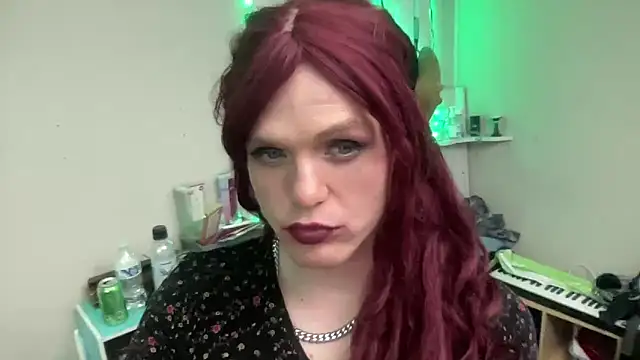 Snapshot of sum1betterthanmost chatting on December 2025 02:40:02 AM sum1betterthanmost online show from December 2025 02:40:02 AM