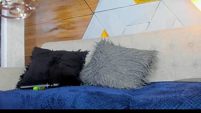 sarah banks1 online show from February 2025 08:00:01 PM