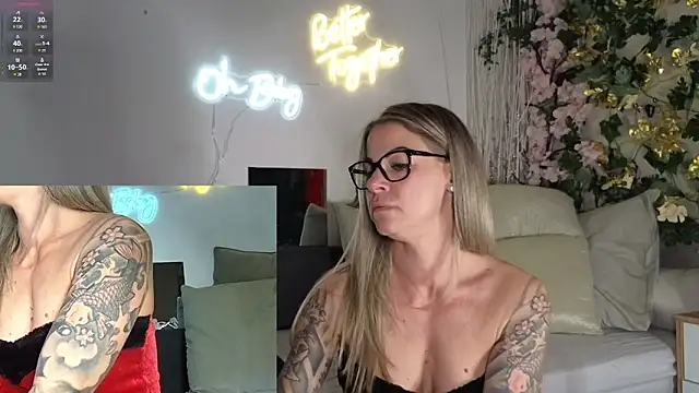 Snapshot of Tatjana_Sue chatting on December 2024 07:39:02 PM Tatjana Sue online show from December 2024 07:39:02 PM