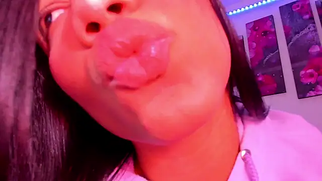 Snapshot of Alissarhys26 chatting on March 2025 03:30:01 AM Alissarhys26 online show from March 2025 03:30:01 AM