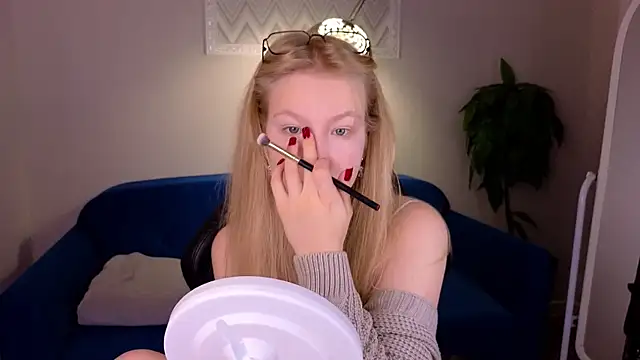 Snapshot of Sarra_Cooper chatting on December 2024 01:21:01 AM Sarra Cooper online show from December 2024 01:21:01 AM