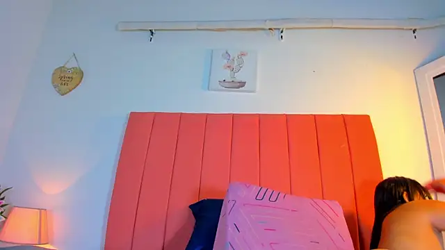 Snapshot of valen_rose0 chatting on October 2025 12:13:02 PM valen rose0 online show from October 2025 12:13:02 PM