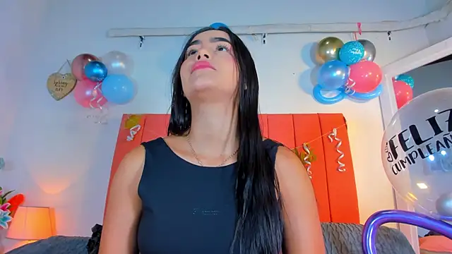 Snapshot of valen_rose0 chatting on October 2025 12:05:02 PM valen rose0 online show from October 2025 12:05:02 PM