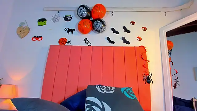 Snapshot of valen_rose0 chatting on October 2025 12:07:02 PM valen rose0 online show from October 2025 12:07:02 PM