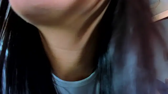 Snapshot of valen_rose0 chatting on November 2025 12:04:02 PM valen rose0 online show from November 2025 12:04:02 PM