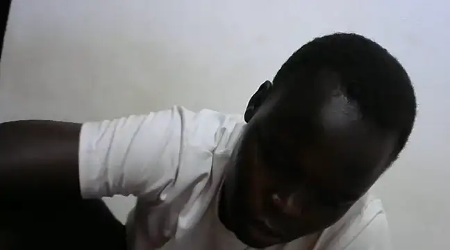 Snapshot of African_sexxy_ chatting on February 2025 06:12:01 PM African sexxy  online show from February 2025 06:12:01 PM