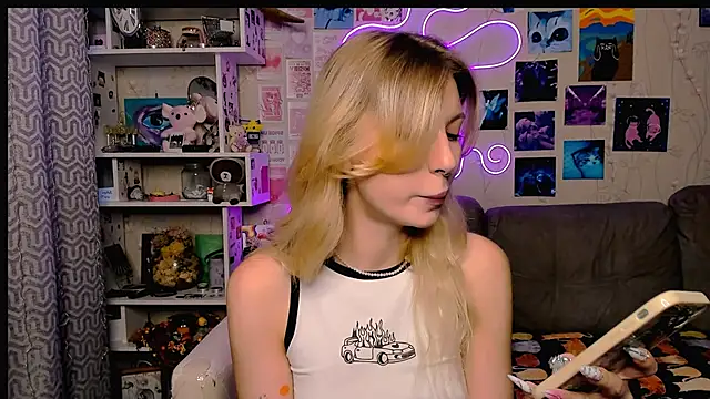 Snapshot of Maria_Hunt chatting on December 2024 03:15:01 AM Maria Hunt online show from December 2024 03:15:01 AM