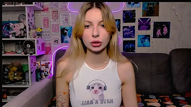 Snapshot of Maria_Hunt chatting on December 2024 02:42:01 AM Maria Hunt online show from December 2024 02:42:01 AM