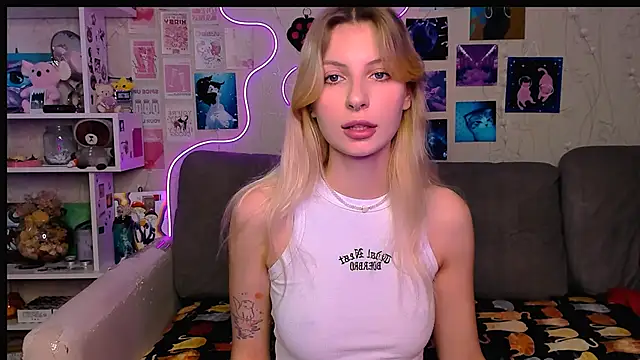 Snapshot of Maria_Hunt chatting on December 2024 05:48:01 AM Maria Hunt online show from December 2024 05:48:01 AM