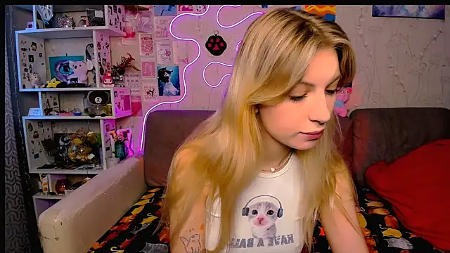 Snapshot of Maria_Hunt chatting on January 2025 04:25:02 AM Maria Hunt online show from January 2025 04:25:02 AM