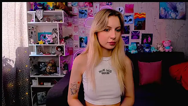 Snapshot of Maria_Hunt chatting on February 2025 06:35:01 AM Maria Hunt online show from February 2025 06:35:01 AM