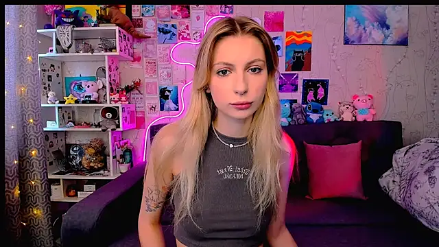 Snapshot of Maria_Hunt chatting on February 2025 04:06:01 AM Maria Hunt online show from February 2025 04:06:01 AM