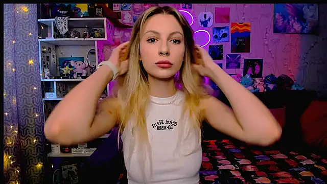 Snapshot of Maria_Hunt chatting on February 2025 02:29:01 AM Maria Hunt online show from February 2025 02:29:01 AM