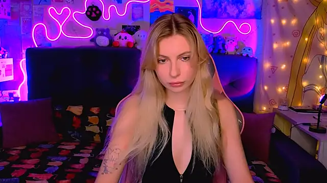 Snapshot of Maria_Hunt chatting on October 2025 04:42:01 AM Maria Hunt online show from October 2025 04:42:01 AM