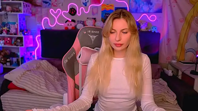 Snapshot of Maria_Hunt chatting on October 2025 05:29:01 AM Maria Hunt online show from October 2025 05:29:01 AM