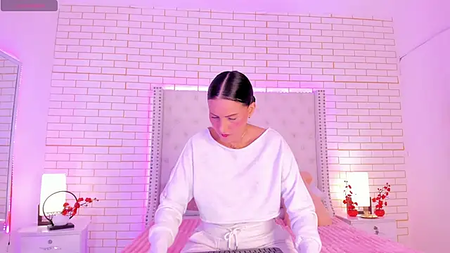 Coco Balenciaga  online show from April 2026 11:33:02 AM