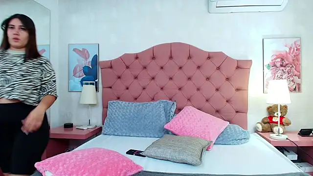 Snapshot of ThyaraJhons chatting on January 2026 11:48:01 AM ThyaraJhons online show from January 2026 11:48:01 AM