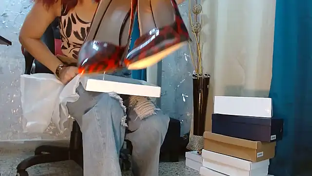 Snapshot of Samantabrown_ chatting on November 2025 11:31:02 AM Samantabrown online show from November 2025 11:31:02 AM