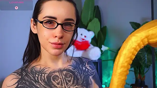 Snapshot of EvaCanton chatting on February 2026 02:17:02 AM EvaCanton online show from February 2026 02:17:02 AM