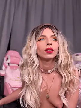 Snapshot of maddisonblush chatting on March 2025 09:13:01 PM maddisonblush online show from March 2025 09:13:01 PM