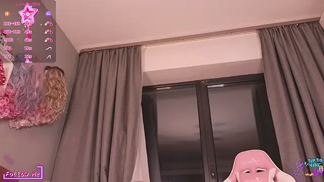 Snapshot of maddisonblush chatting on March 2025 08:18:02 PM maddisonblush online show from March 2025 08:18:02 PM