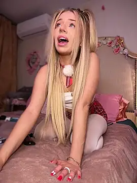 Snapshot of maddisonblush chatting on December 2025 06:12:02 PM maddisonblush online show from December 2025 06:12:02 PM