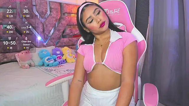 Snapshot of Mia_coxx1 chatting on January 2025 01:13:01 AM Mia coxx1 online show from January 2025 01:13:01 AM