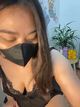 Snapshot of --Lyly-- chatting on March 2025 07:04:02 AM --Lyly-- online show from March 2025 07:04:02 AM