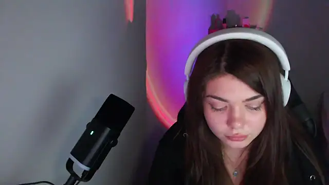 Snapshot of helengilmor chatting on April 2026 05:24:01 PM helengilmor online show from April 2026 05:24:01 PM