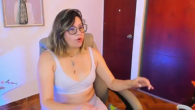 Snapshot of Chanelll_Taylorr_ chatting on November 2025 12:48:02 PM Chanelll Taylorr online show from November 2025 12:48:02 PM