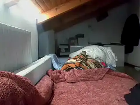 Snapshot of OniricFemme chatting on March 2025 06:00:02 PM OniricFemme online show from March 2025 06:00:02 PM