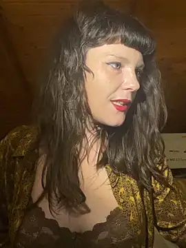 Snapshot of OniricFemme chatting on March 2025 09:06:02 PM OniricFemme online show from March 2025 09:06:02 PM