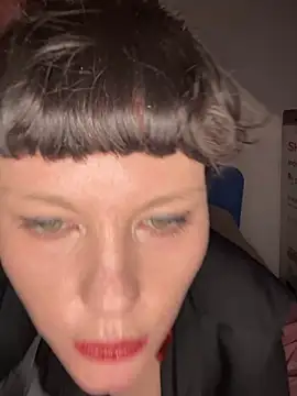 Snapshot of OniricFemme chatting on March 2025 07:17:01 PM OniricFemme online show from March 2025 07:17:01 PM