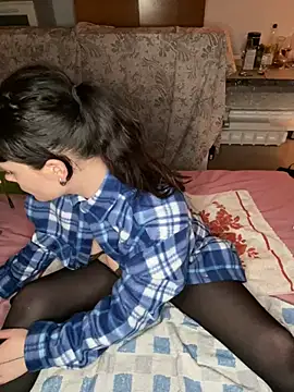 Snapshot of OniricFemme chatting on March 2025 02:18:02 PM OniricFemme online show from March 2025 02:18:02 PM