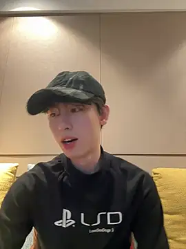 Snapshot of 1a1a1alll chatting on February 2025 02:11:02 PM 1a1a1alll online show from February 2025 02:11:02 PM