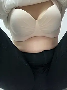 Snapshot of Milk_Mom99 chatting on March 2026 09:57:02 AM Milk Mom99 online show from March 2026 09:57:02 AM