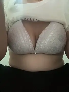 Snapshot of Milk_Mom99 chatting on March 2026 07:13:02 AM Milk Mom99 online show from March 2026 07:13:02 AM