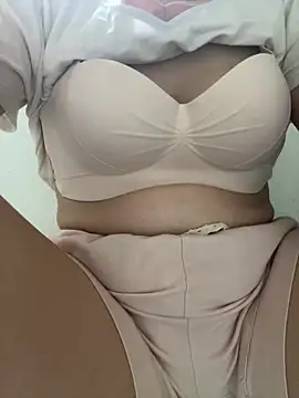 Snapshot of Milk_Mom99 chatting on April 2026 06:58:01 AM Milk Mom99 online show from April 2026 06:58:01 AM