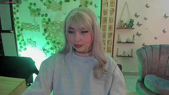 Snapshot of Fiore_Sanz_ chatting on April 2026 03:04:01 AM Fiore Sanz online show from April 2026 03:04:01 AM