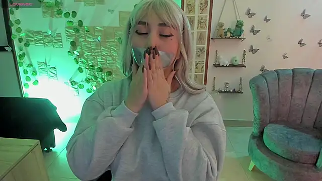 Snapshot of Fiore_Sanz_ chatting on April 2026 04:46:01 AM Fiore Sanz online show from April 2026 04:46:01 AM