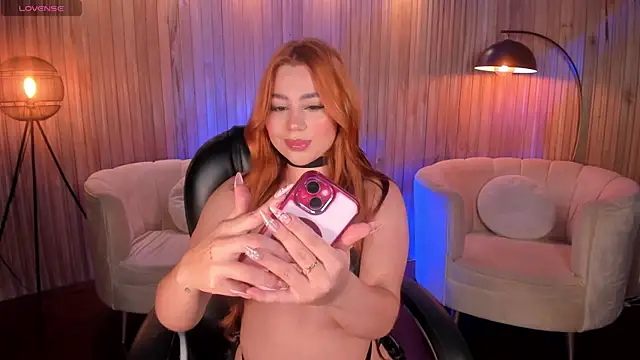 Snapshot of SamanthaKlein_ chatting on December 2024 03:54:02 AM SamanthaKlein online show from December 2024 03:54:02 AM