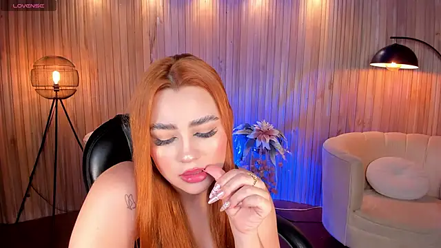 Snapshot of SamanthaKlein_ chatting on December 2024 11:29:01 PM SamanthaKlein online show from December 2024 11:29:01 PM