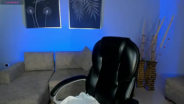 Snapshot of SamanthaKlein_ chatting on January 2025 03:47:01 AM SamanthaKlein online show from January 2025 03:47:01 AM