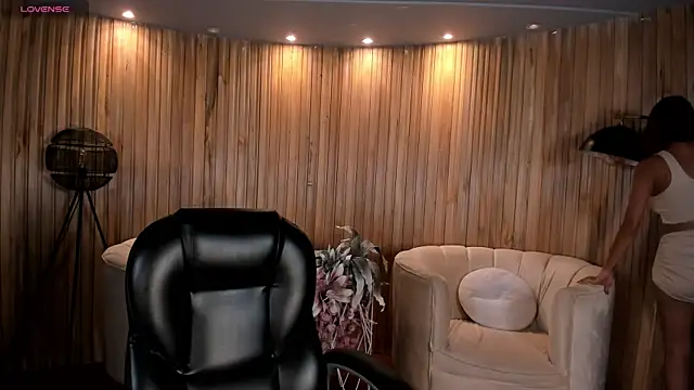 Snapshot of VictoriaMilan_ chatting on March 2025 11:53:01 PM VictoriaMilan online show from March 2025 11:53:01 PM